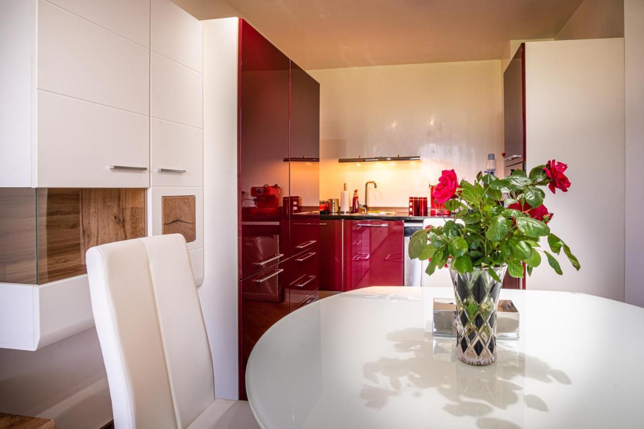 Luxury Apartment In Building K55 With Free Garage Varna Extérieur photo