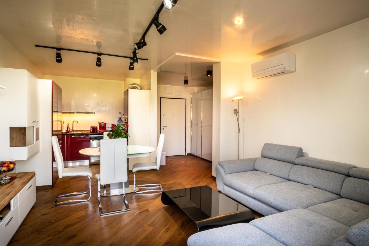 Luxury Apartment In Building K55 With Free Garage Varna Extérieur photo