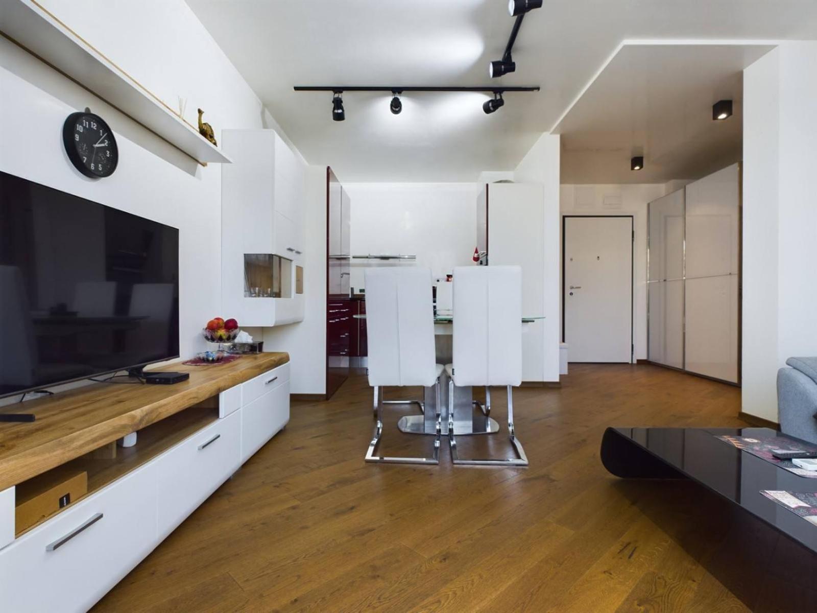 Luxury Apartment In Building K55 With Free Garage Varna Extérieur photo